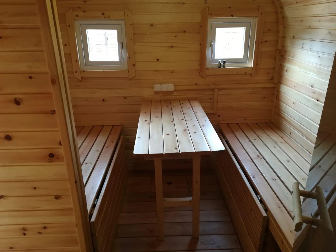 Интерьер бани — скамьи